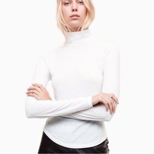 Aritzia turtleneck tshirt NWT